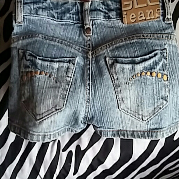 Shorts - Picture 3 of 3