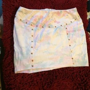Min floral pin skirt