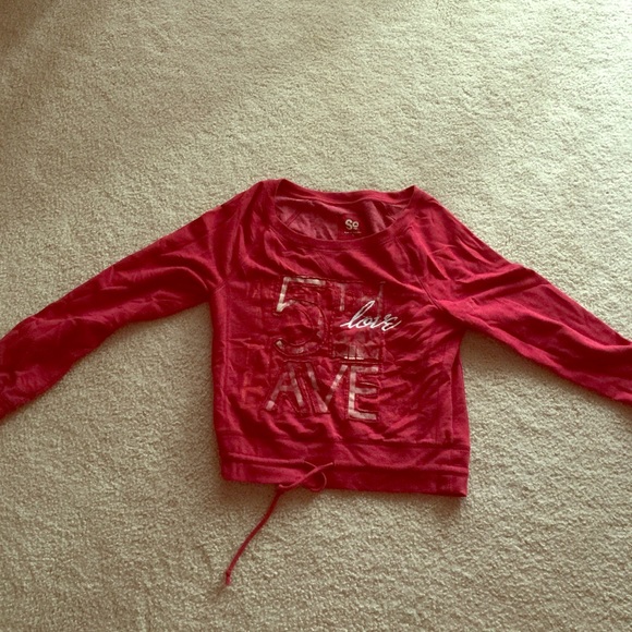 Long sleeve burgundy sweatshirt