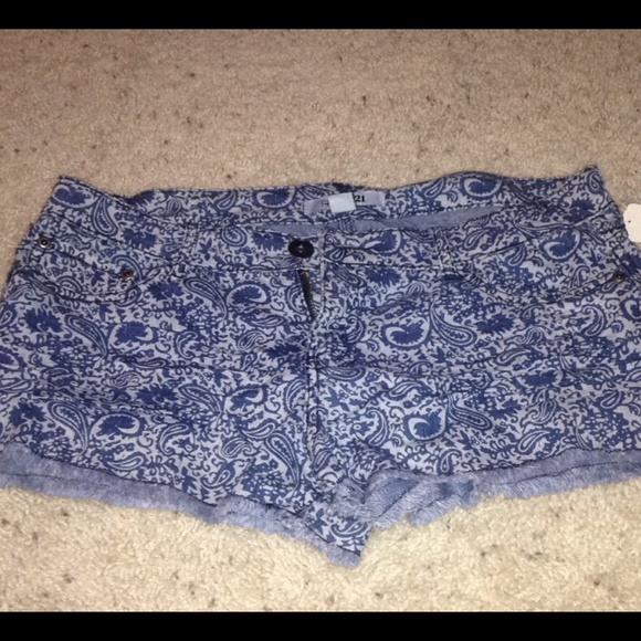 ✨✨✨Forever 21- NWT✨✨✨
