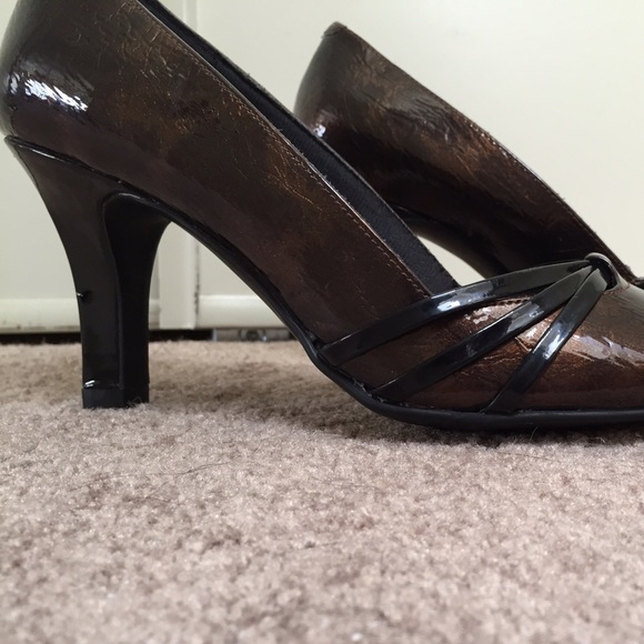 Pumps - Picture 4 of 4