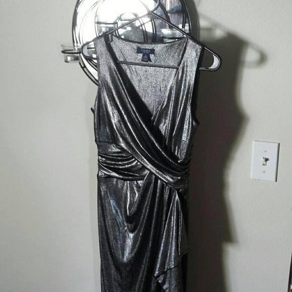 Stunning silver metallic cocktail dress!