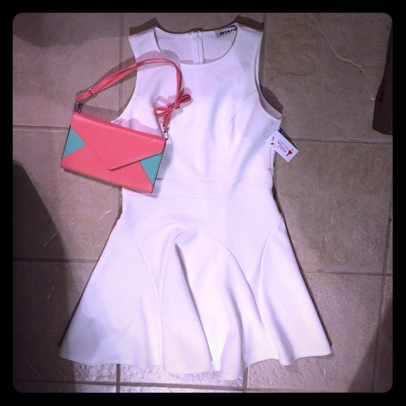 Never been used coral and mint envelope clutch.