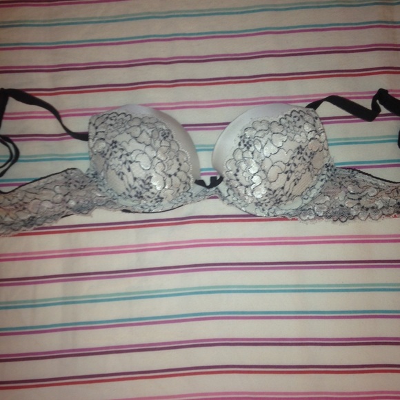 VS Black and White lace push-up bra
