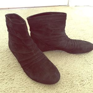 Nordstrom Brass Plum black booties size 9