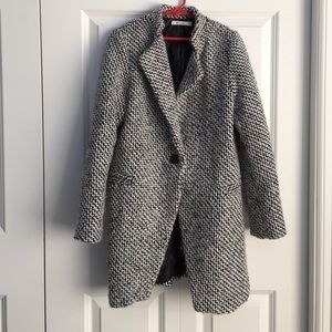 Tweed pattern one-button coat