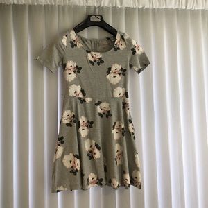 Short-floral-grey dress