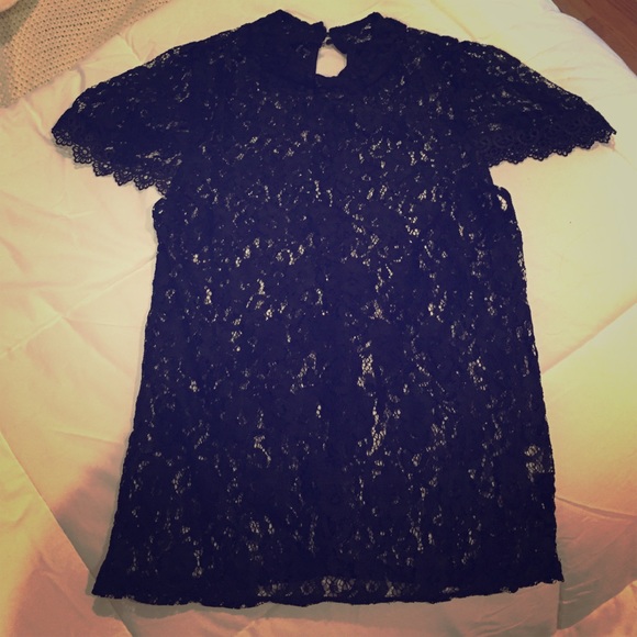 Black top - Picture 1 of 1