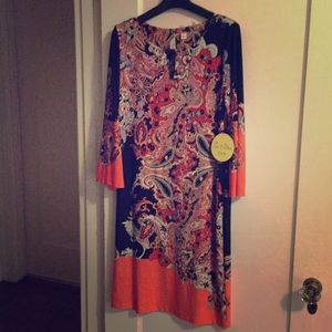 Comfortable long sleeve dress.