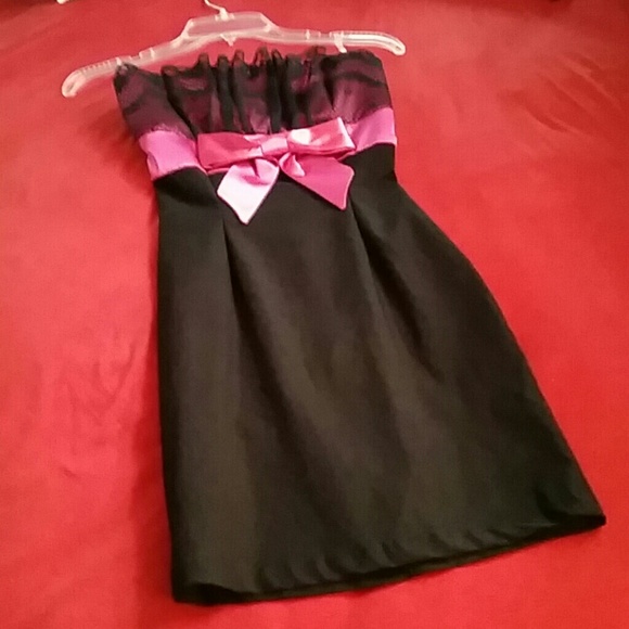 Strapless fitted black/pink mini dress