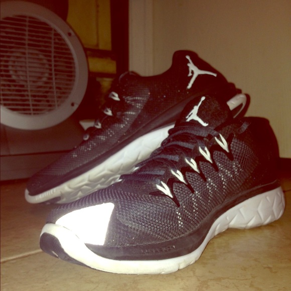 Jordan Runner 2s (Mens)