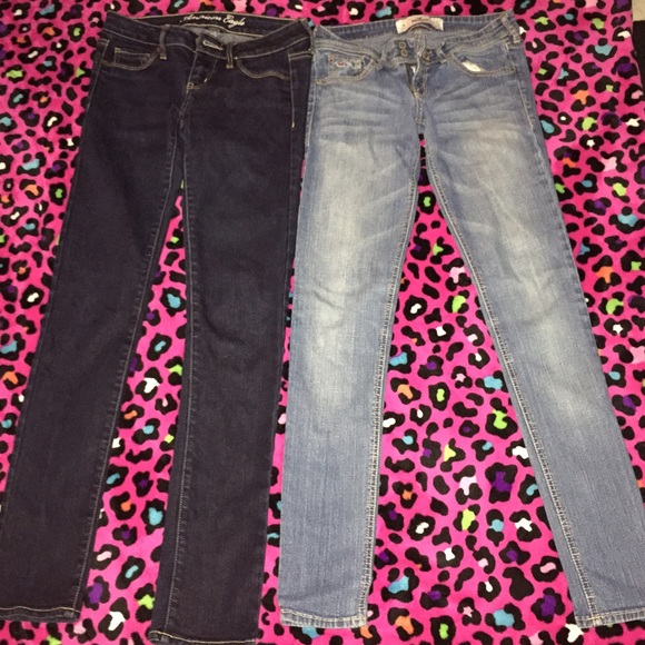 2 perfect pair of jeans American eagle & Hollister
