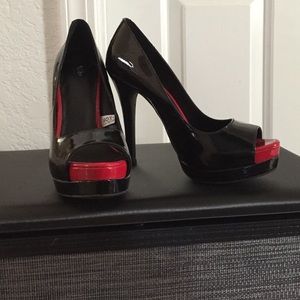 Black heels with red accent