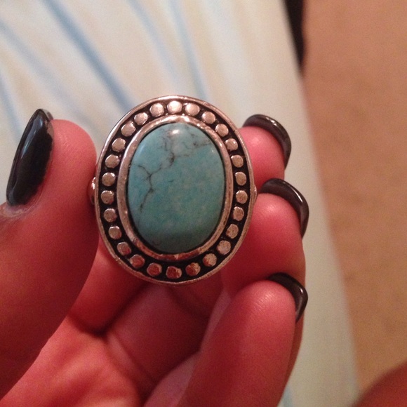 size 9 ring. Detail on the side & big teal stone - Picture 3 of 3