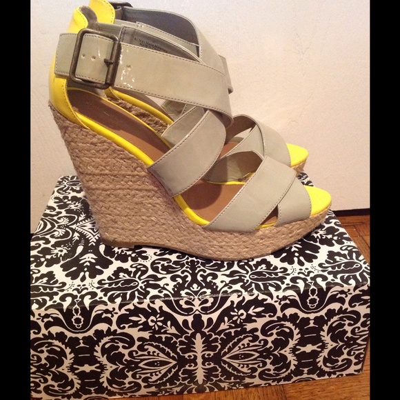 Color-block patent wedge - Picture 2 of 4