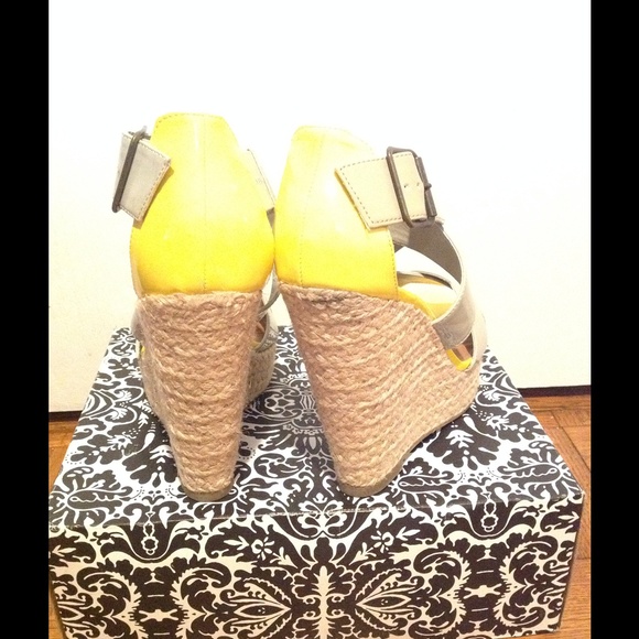 Color-block patent wedge - Picture 3 of 4