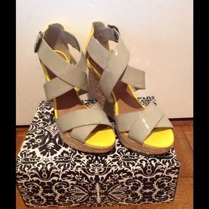 Color-block patent wedge