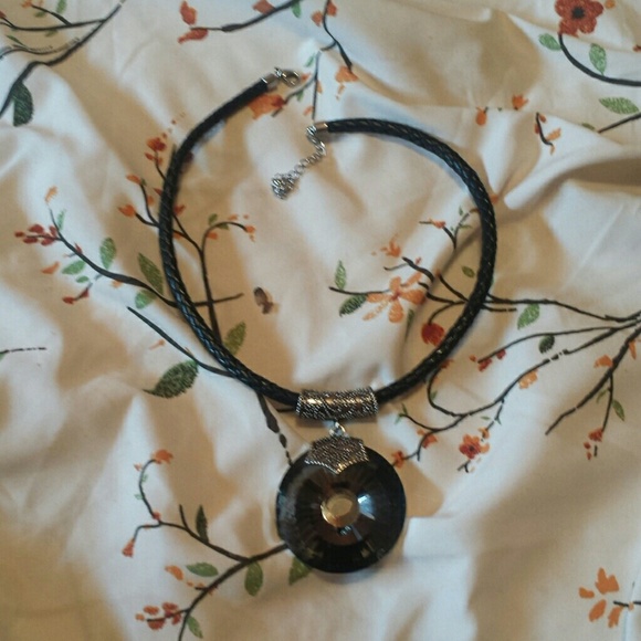 Park lane Spin Zone necklace with leather cord