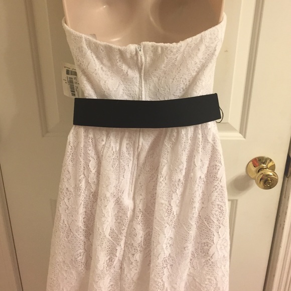 NWT - Juniors B. Darlin White Lace Dress, size 7/8 - Picture 4 of 4