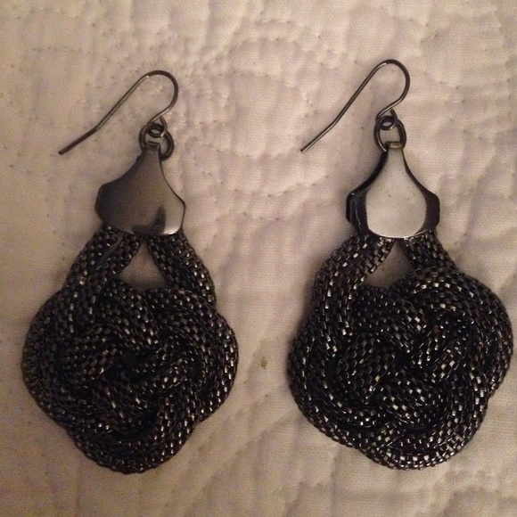 Mesh knot Express earrings - Picture 1 of 2