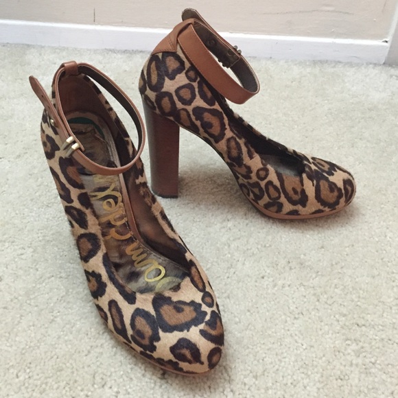 Sam Edelman Lyla Leopard Pumps w Ankle Strap