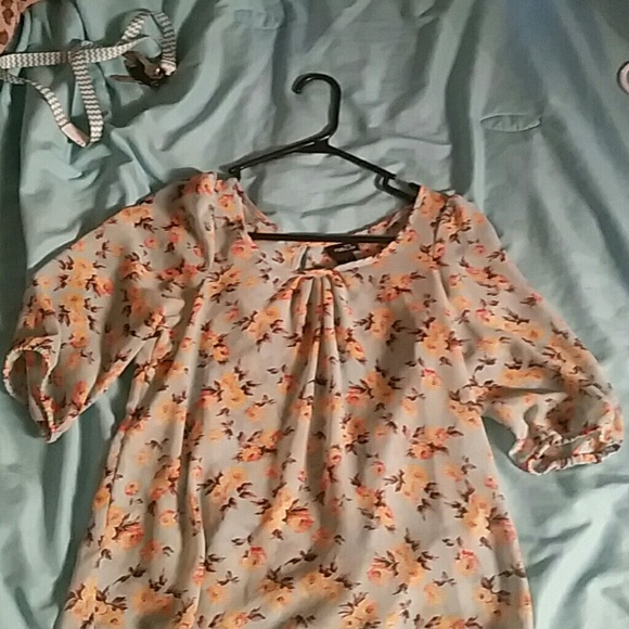 Flow floral shirt