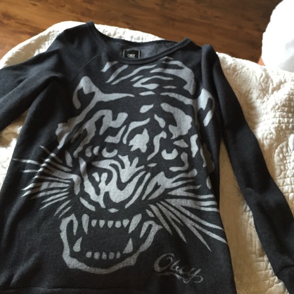 Obey sweater