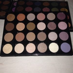 2r pan Pro Palette mineral eyeshadow custom
