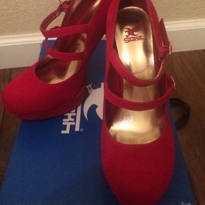Red pumps!