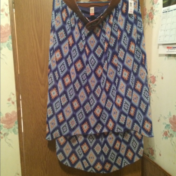 NWT high-low skirt