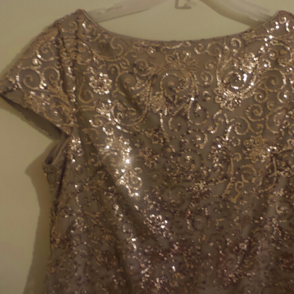 Gold Sequin evening dress - Picture 2 of 4