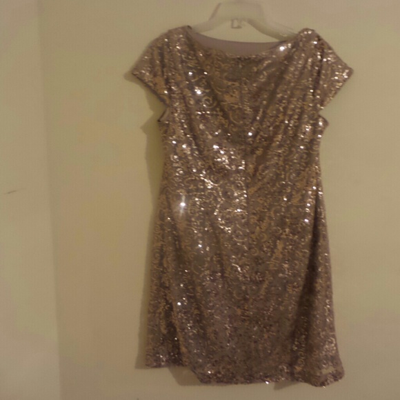 Gold Sequin evening dress - Picture 4 of 4