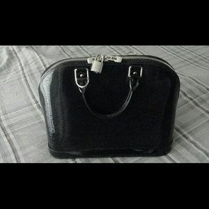 100% AUTHENTIC Louis Vuitton Alma PM in Epi black