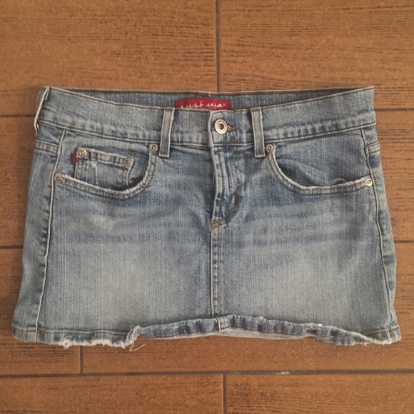 💥💥 OFFERS SALE 💥💥Jean skirt! 🌴🌊