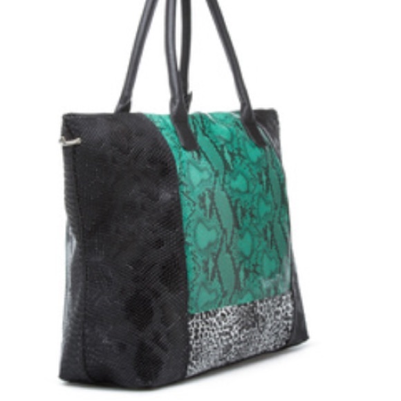 Beautiful snake print tote large - Picture 3 of 4