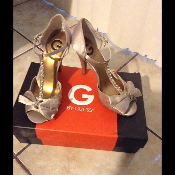 GUESS high heels