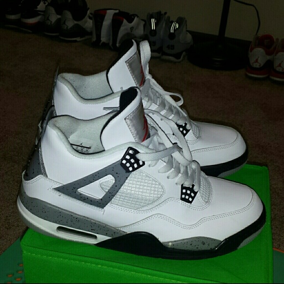 Nike Air Jordan cement 4