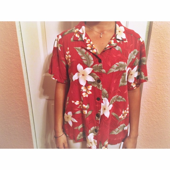 A cute and comfy Hawaiian shirt :)