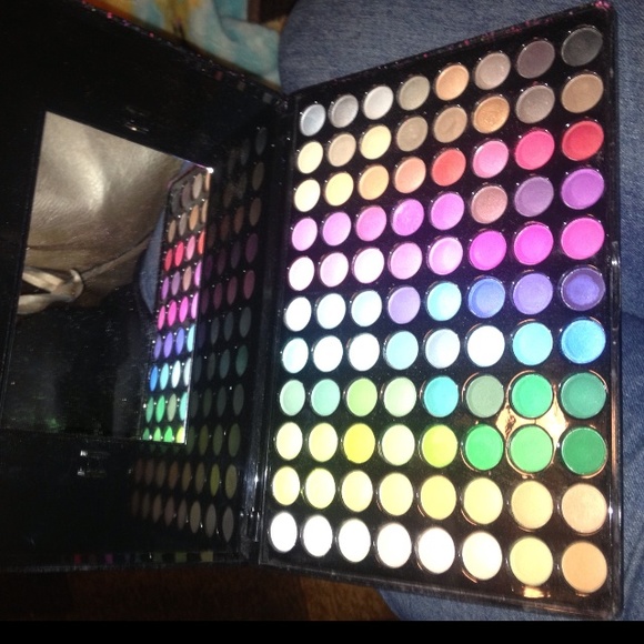 Bh Cosmetics 88 Matte  Pallet