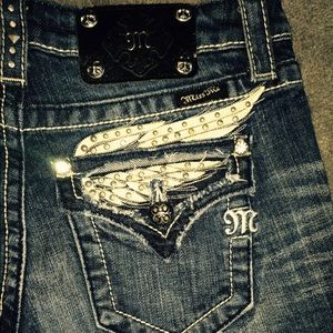 Distressed Miss Me short with awesome wing detail!