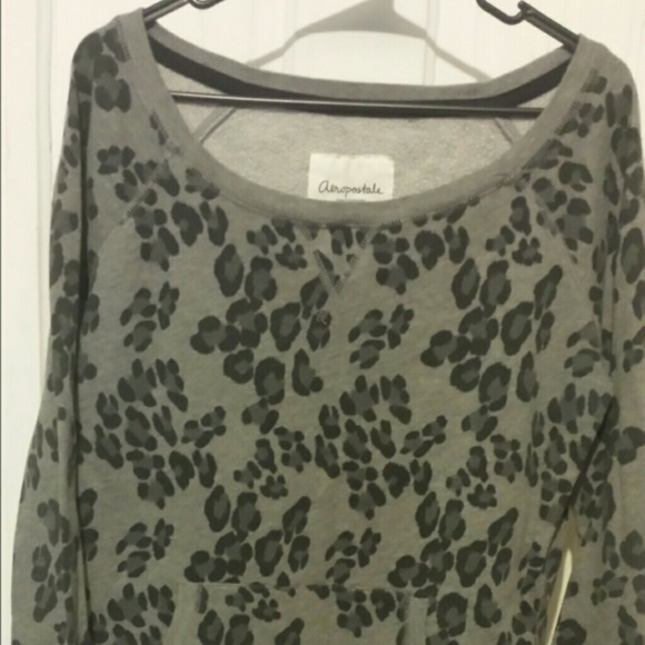 Boat neck leopard print sweatshirt - Aeropostale