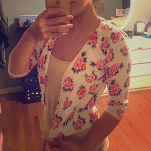 Forever 21 floral cardigan 🌺🌼