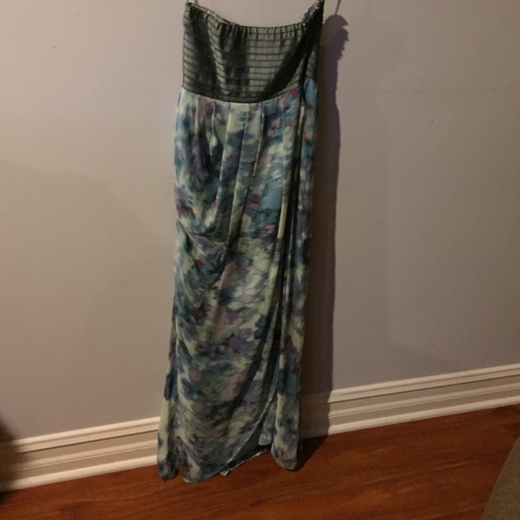 Elizabeth and James dress