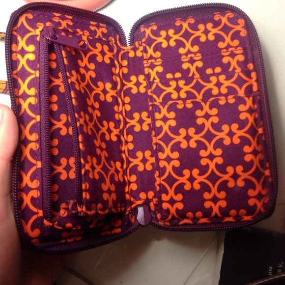 PRICE DROP! Vera Bradley Wristlet - Picture 3 of 3