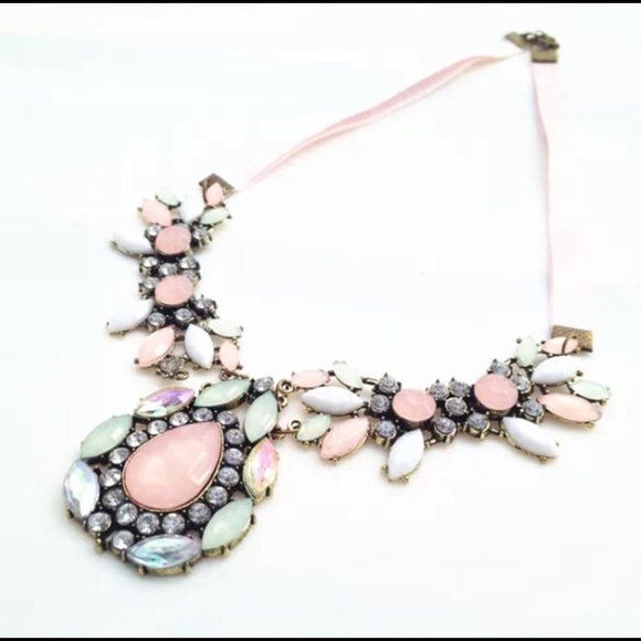 Boutique Jewelry - Gorgeous Statement Necklace💜
