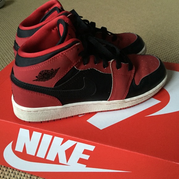 Nike Air Jordan 1 (Black and Red)
