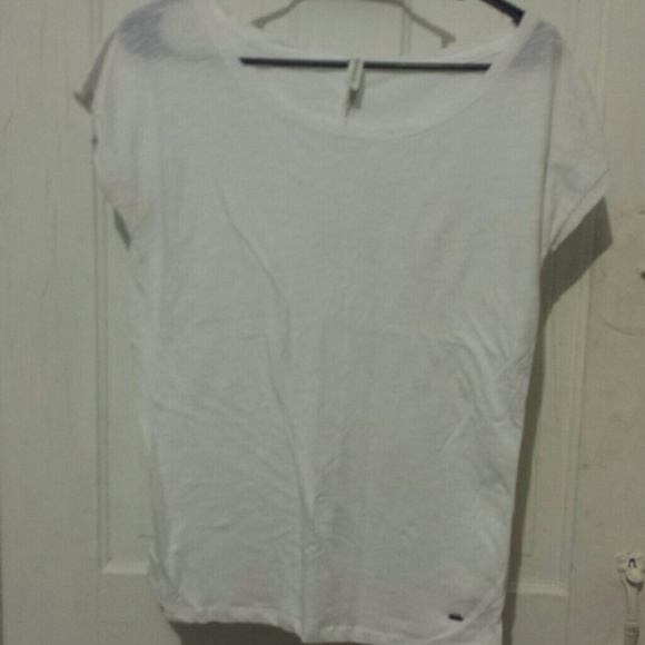 White tee from Aeropostale