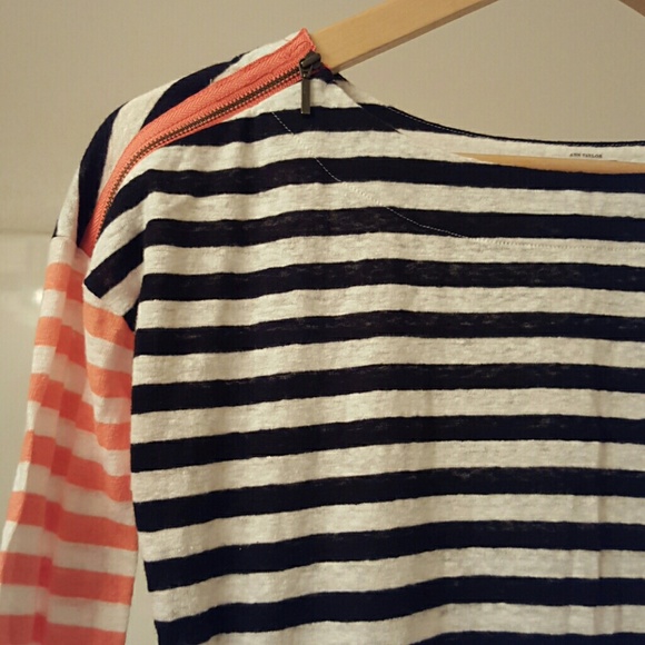 Pattern Contrast Top - Picture 2 of 2