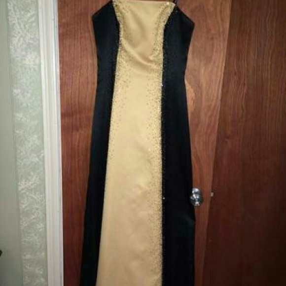 Prom dress - Picture 2 of 3