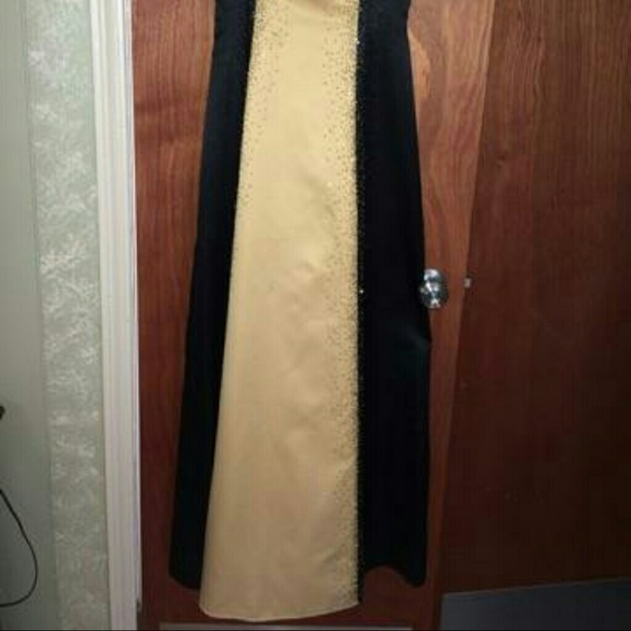 Prom dress - Picture 3 of 3